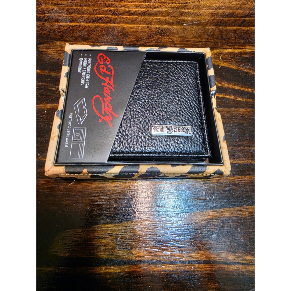 Ed Hardy Mens Bifold Wallet and Valet Tray Gift Set Black Pebbled Skull Roses
